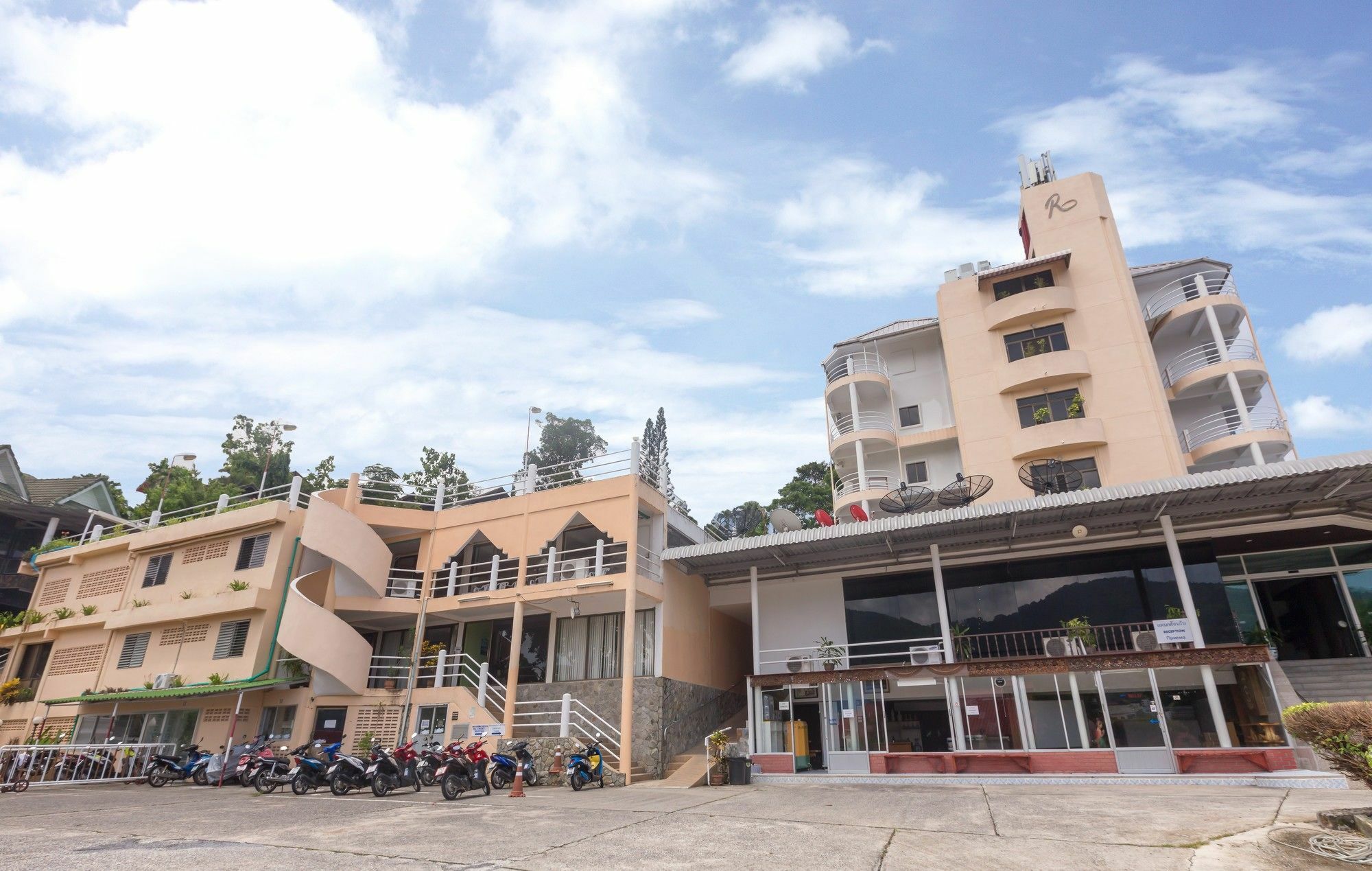 Patong 7Days Premium Hotel Phuket Eksteriør billede