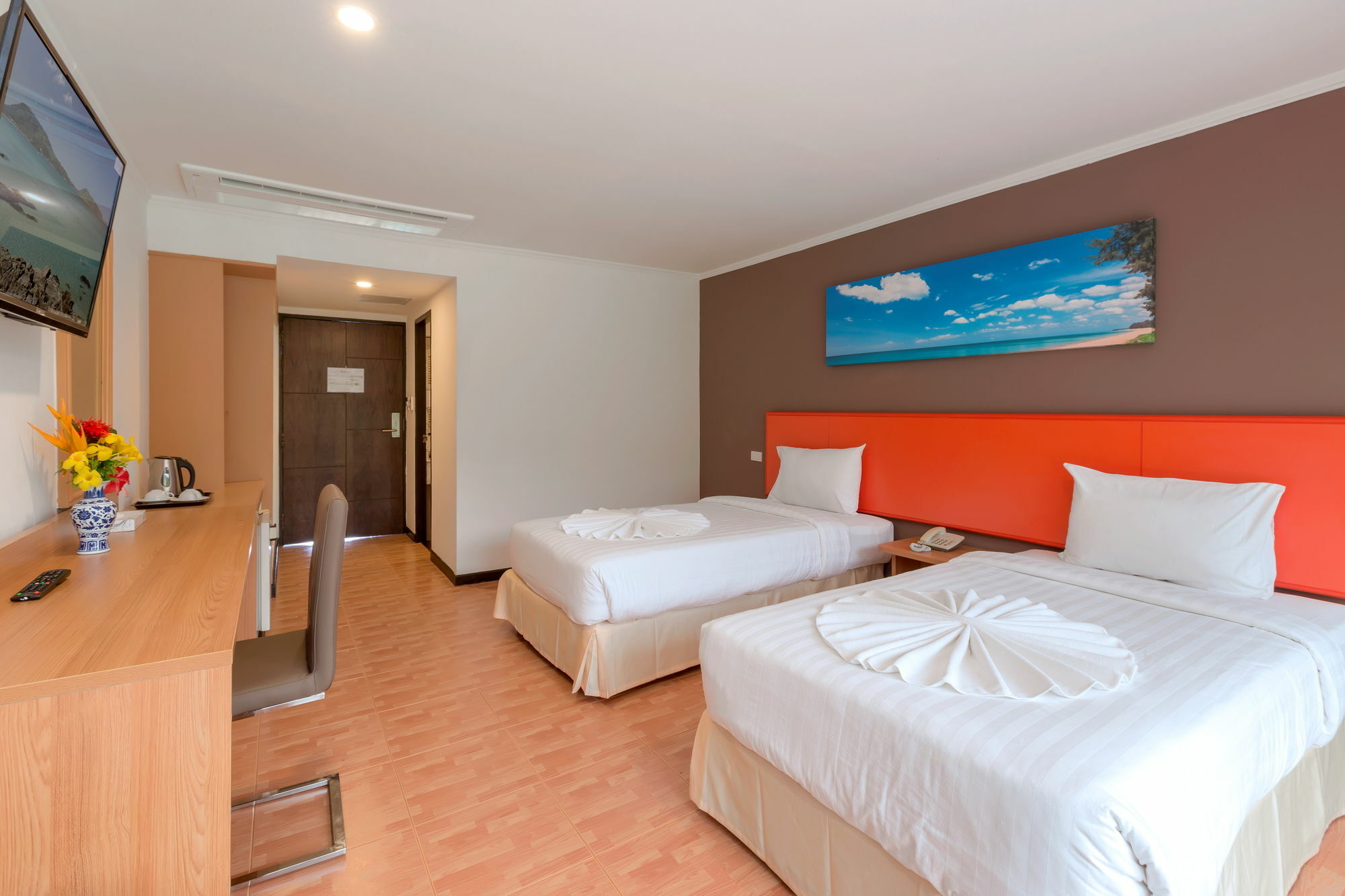 Patong 7Days Premium Hotel Phuket Eksteriør billede