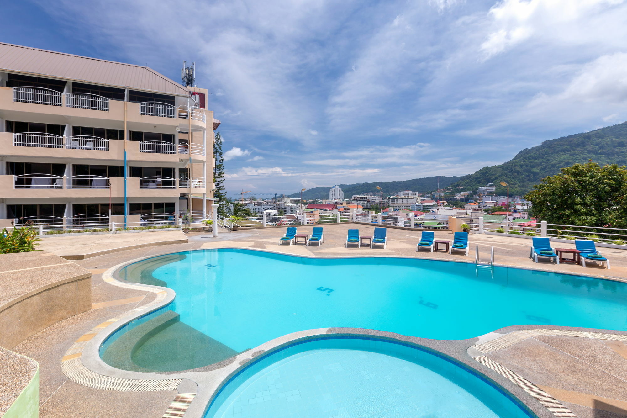 Patong 7Days Premium Hotel Phuket Eksteriør billede